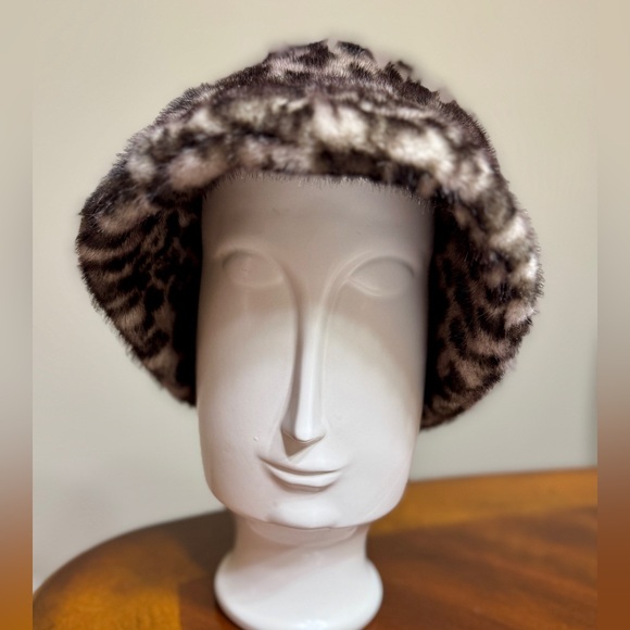 House of Harlow 1960 Classic Leopard Hat versatile Adjustable